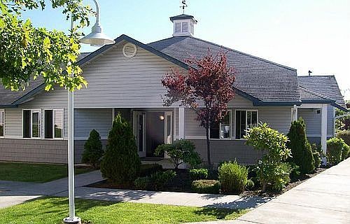 2nd image of 135 NE Barron St