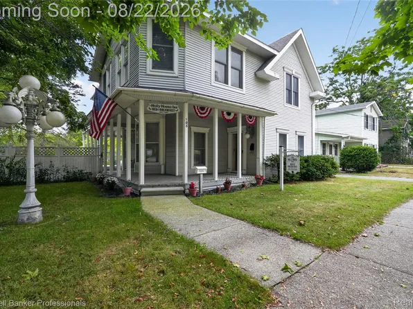 108 College St, Holly, MI 48442