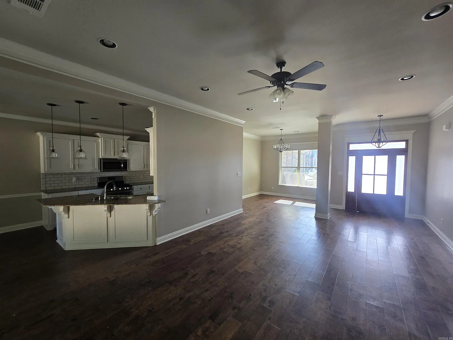 4 bed, 2.0 bath, 2276 sqft, $2,495 — Photo 1
