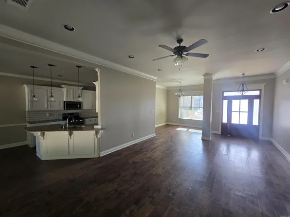 3236 Dapple Gray Rd, Benton, AR 72015
