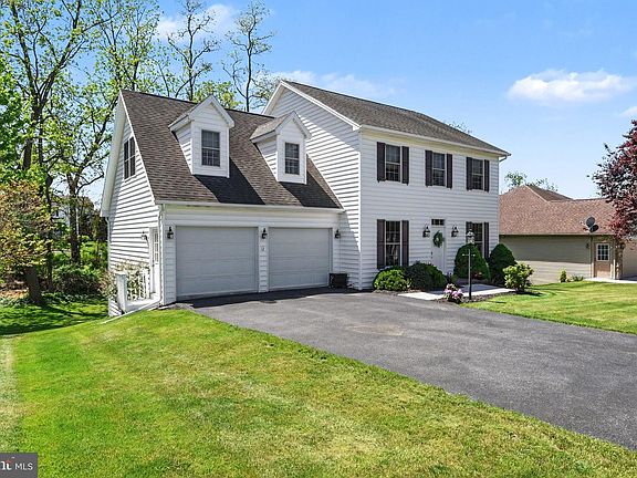 2nd image of 12 Dove Ct