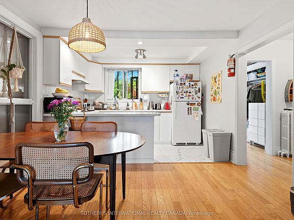 5th image of 376 Sunnyside Ave