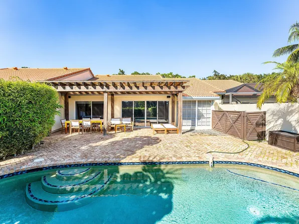 2312 Las Casitas Dr, Wellington, FL 33414