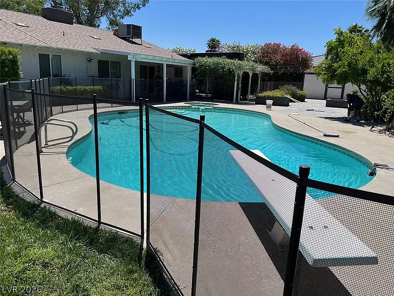 3310 W Mardon Ave — Photo 14