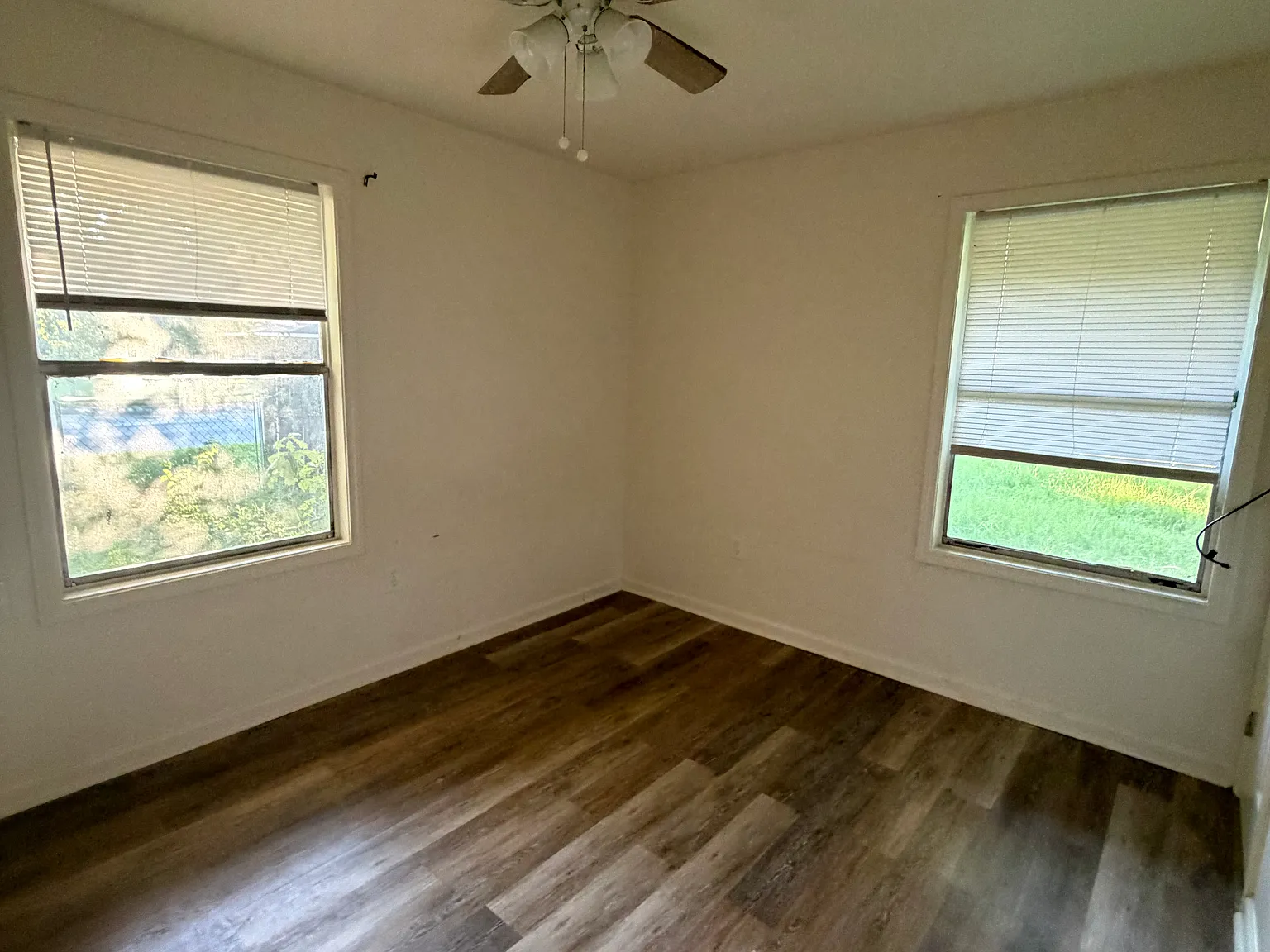 3 bed, 1.5 bath, 1000 sqft, $1,000 — Photo 3