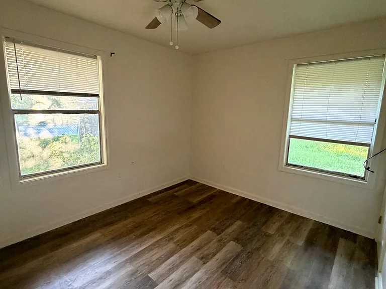 3301 Grant St — Photo 3