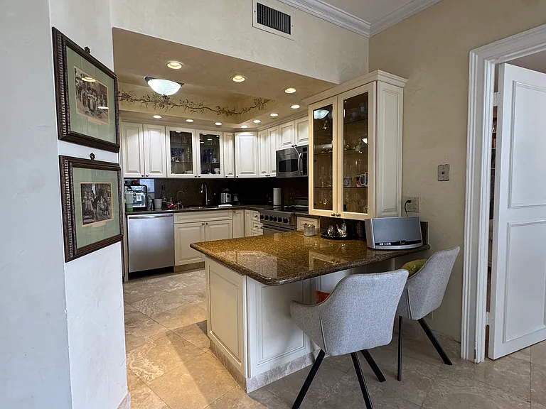 20281 E Country Club Dr — Photo 13