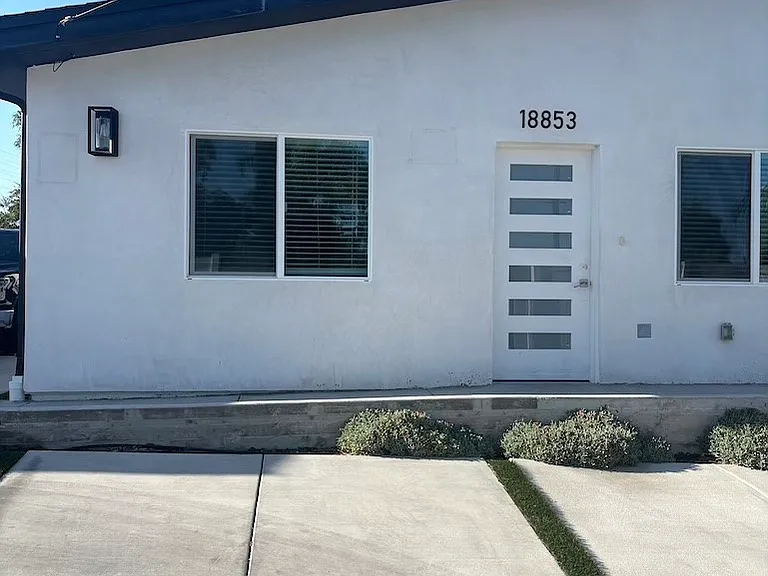 18853 Saticoy St — Photo 1