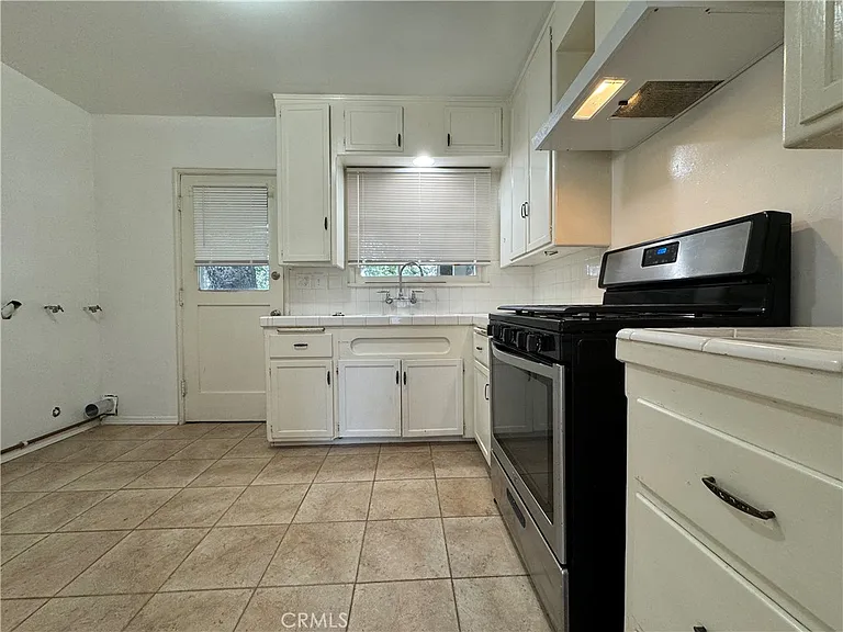 396 S Pasadena Ave #D — Photo 4