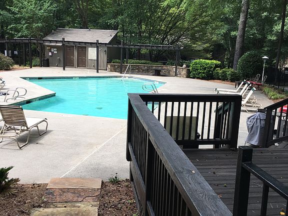 2nd image of 2409 Cumberland Ct SE