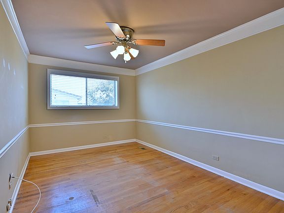 3rd image of 9044 N Clifton Ave