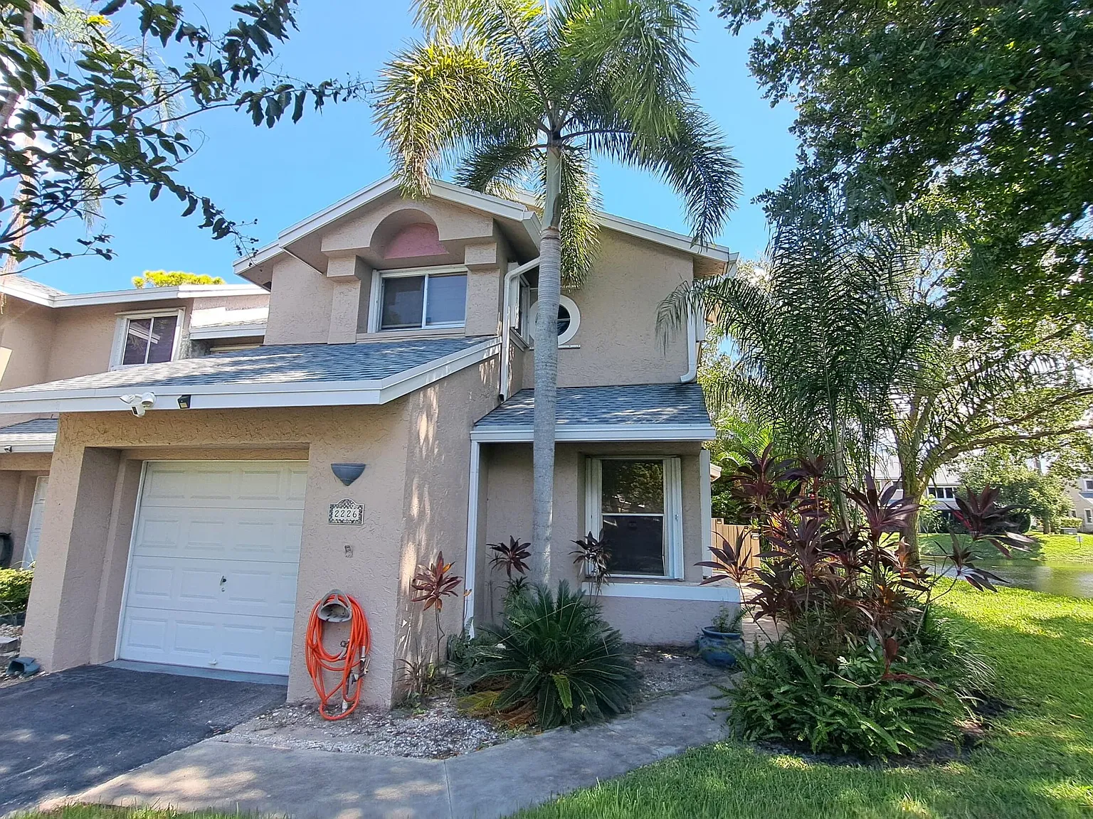 2 bed, 2.0 bath, 1511 sqft, $3,000 — Photo 2