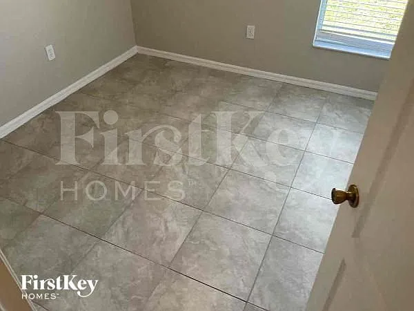 3 bed, 2.0 bath, 1666 sqft, $1,725 — Photo 4