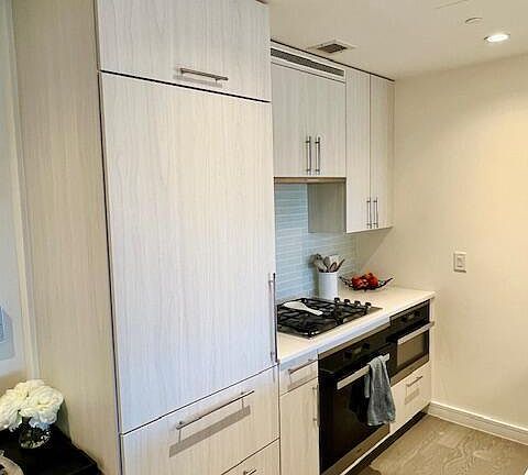 2nd image of 30 Melrose Ter Unit 221