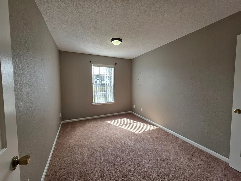 4226 Beasley Ct — Photo 19