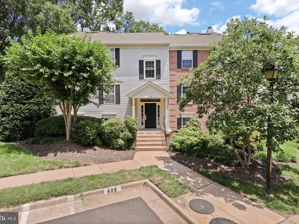 12101 Green Ledge Ct #33, Fairfax, VA 22033