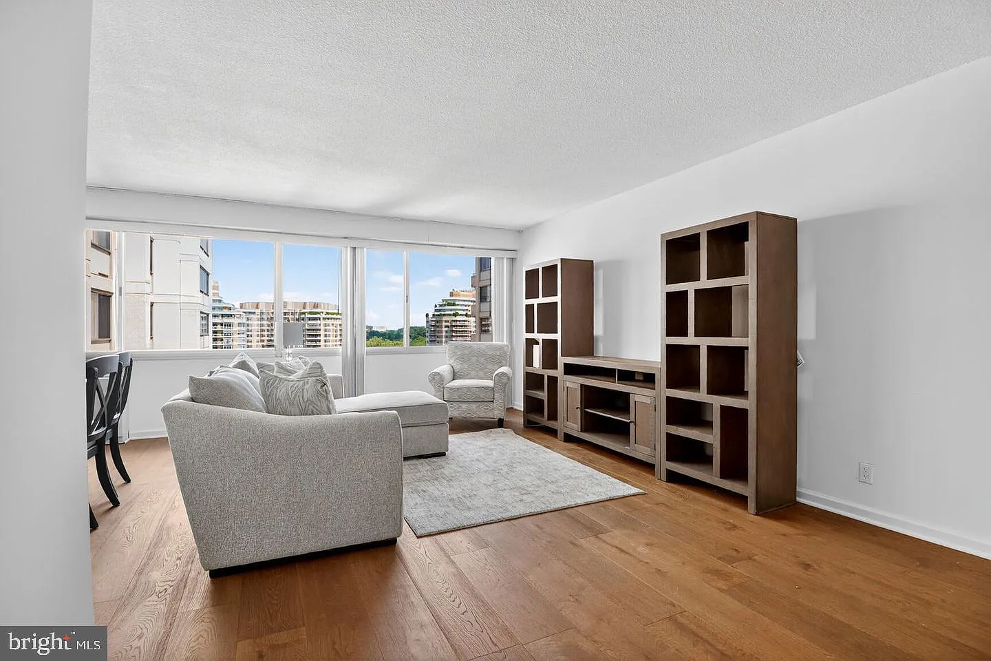 1 bed, 1.0 bath, 879 sqft, $2,750 — Photo 1