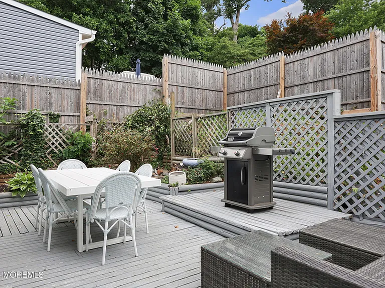 210 Linden Ave — Photo 21