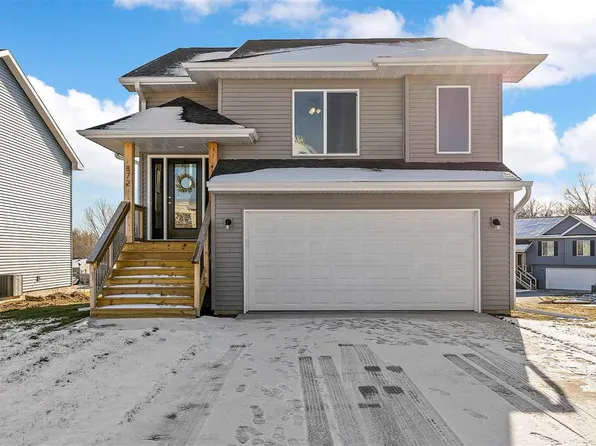 872 Nye Way, Coralville, IA 52241