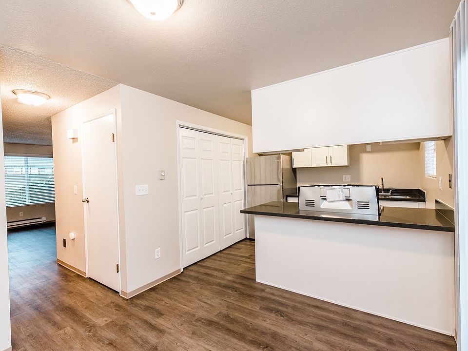 Devonshire Townhomes 2707 Mountain View Ave W University Place, WA