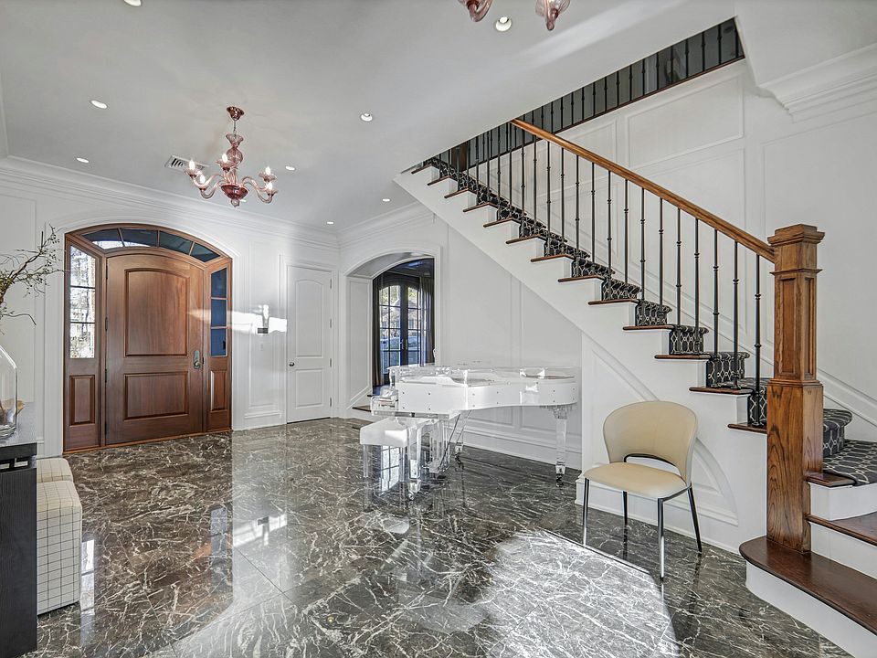 1st image of 373 Hardenburgh Ave