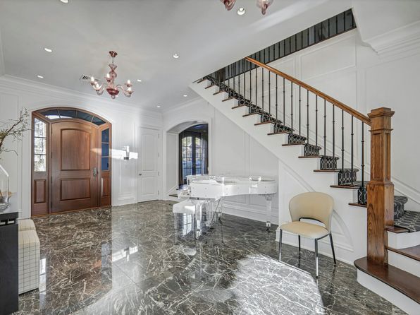 373 Hardenburgh Ave