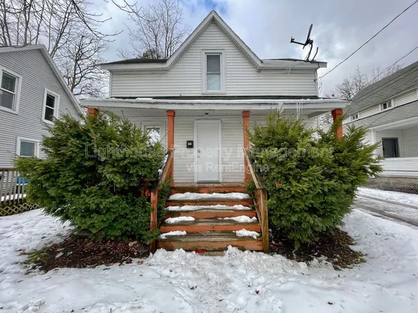 1011 Quarry Ave NW, Grand Rapids, MI 49504