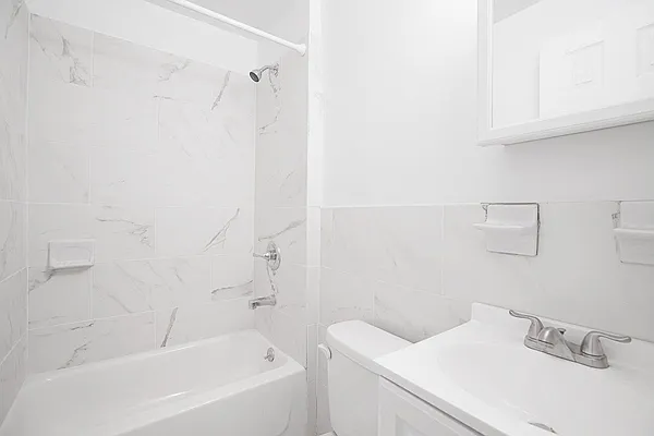 Rented by Avenues Real Estate | media 5