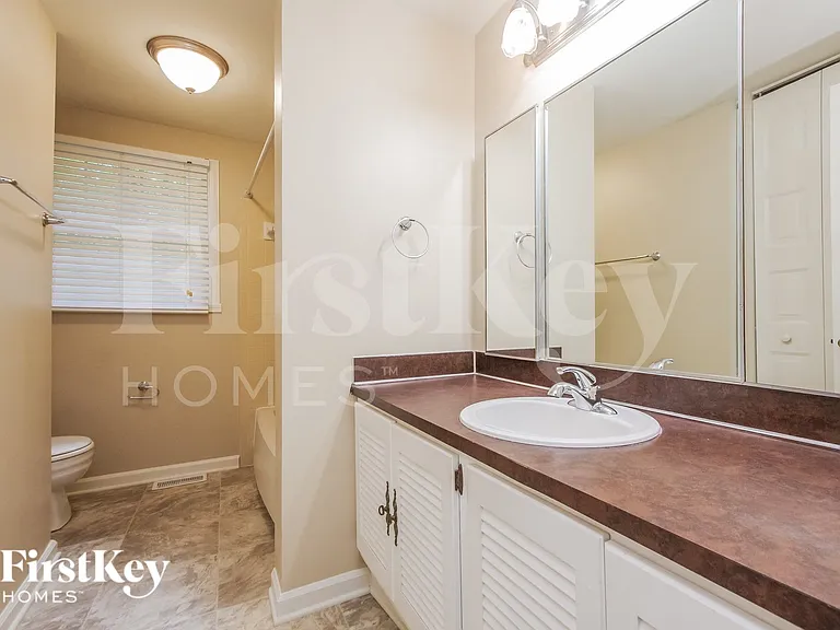 7225 Rollingridge Dr — Photo 14