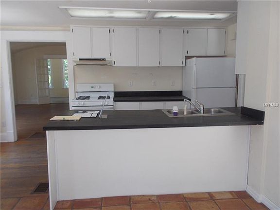 4th image of 319 Hilltop Ave