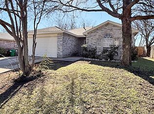 904 Dixon Ln, Denton, TX 76207