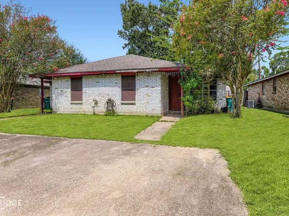 1611 Hazelwood St, Conroe, TX