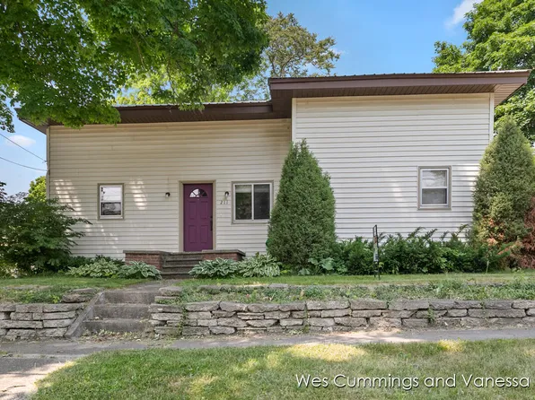 211 N Mill St, Stanton, MI 48888