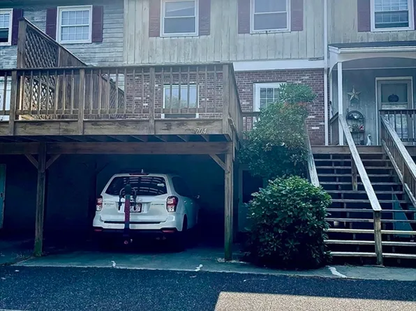 704 Fairway Ave #704, Montague, MA 01351