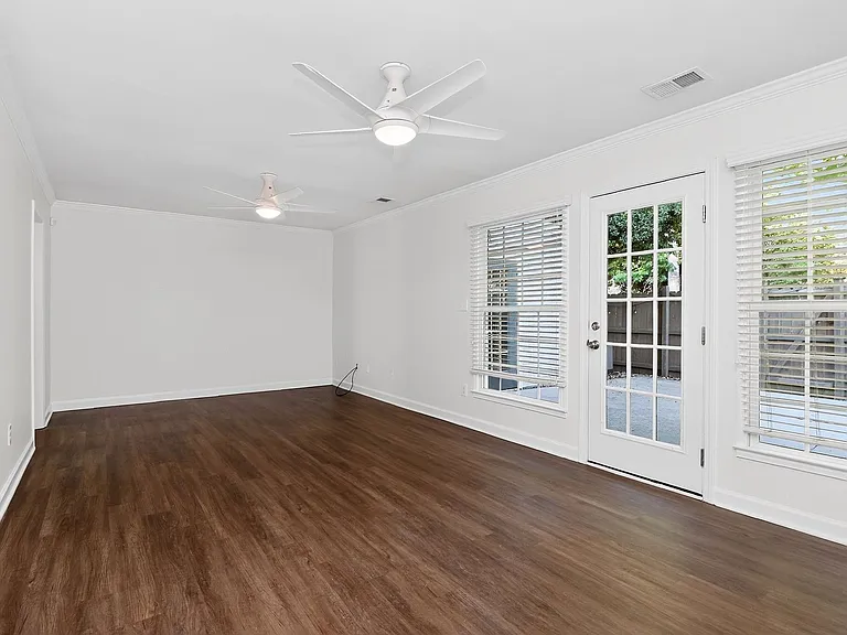 1819 Sabrina Ct — Photo 10