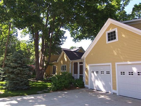 3rd image of 1007 Holland St