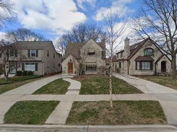 2355 North 89th STREET, Wauwatosa, WI 53226