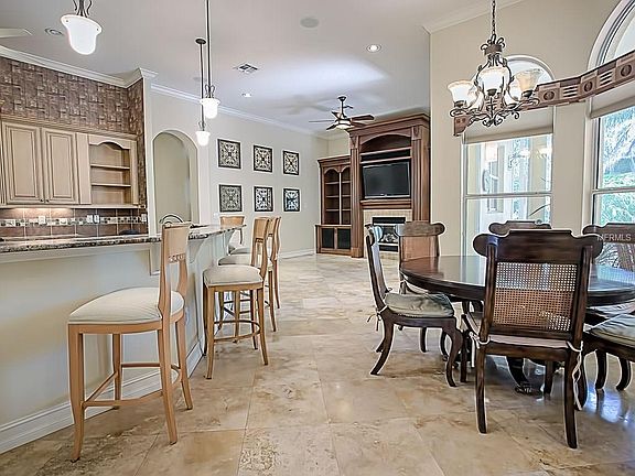4th image of 2888 Highland View Cir