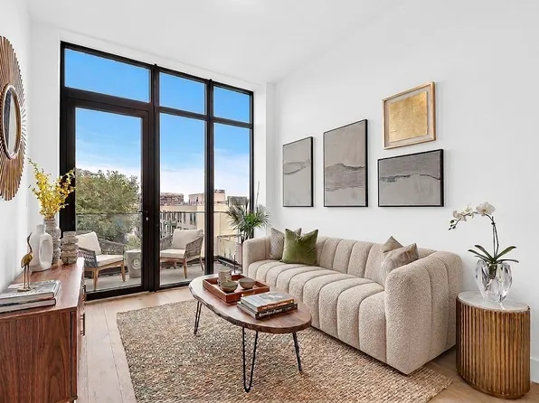 50-07 5th St #4D, Long Island City, NY 11101