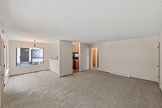 Park Plaza Apartments — Photo 10
