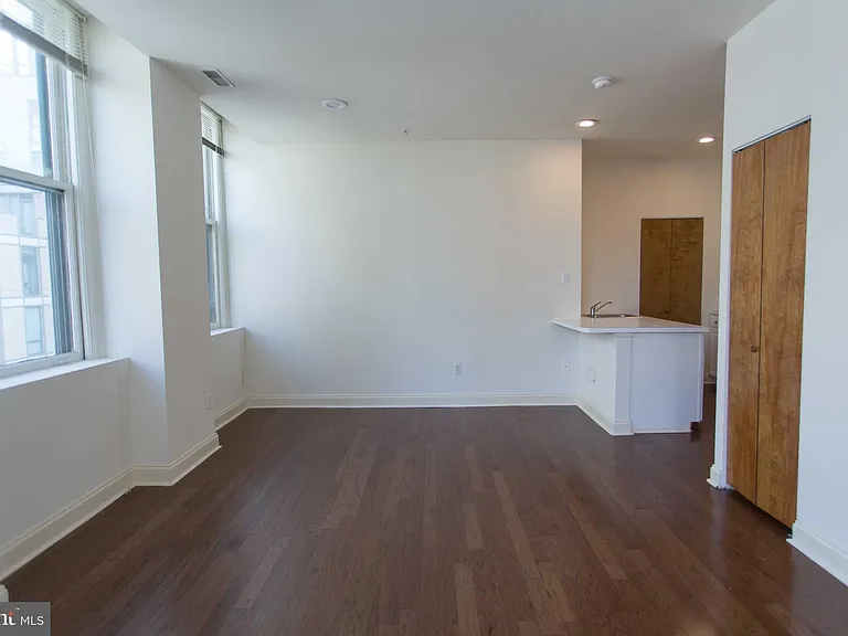 1600-2 Walnut St #501 — Photo 6