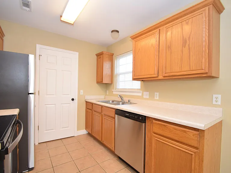 2305 SW Choctaw St — Photo 9