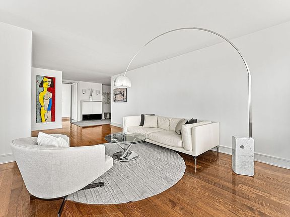2nd image of 15 W 72nd St APT 34G