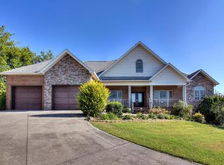 1422 Instrumental Ave, Sevierville, TN 37876