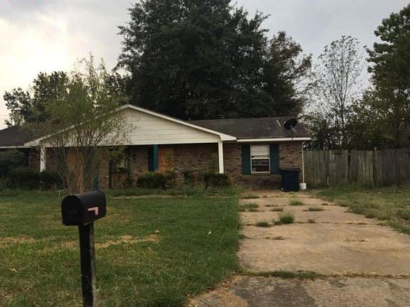 3rd image of 1738 Park Circle Dr
