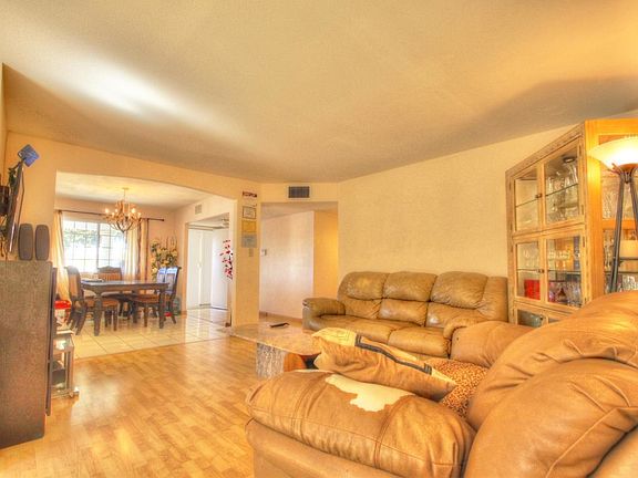 5th image of 2060 Waverly Ave