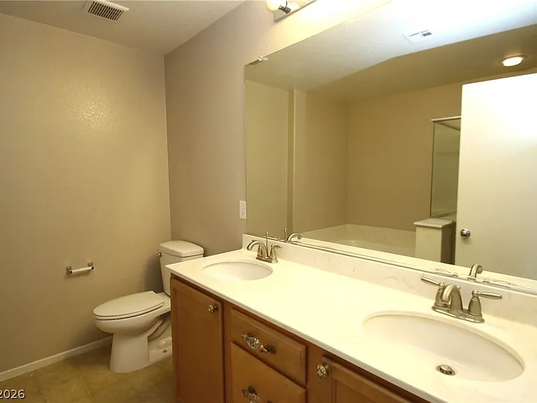 856 Pittston Ave — Photo 22