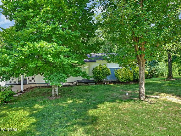 2nd image of 639 Greenwood Dr