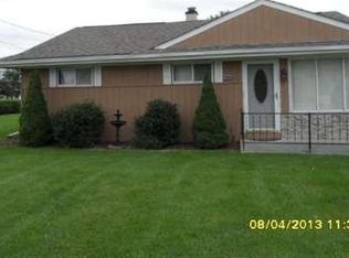 38994 Archer Dr, Harrison Township, MI