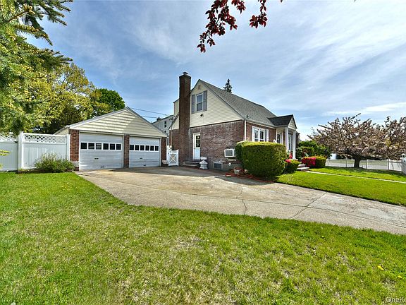 5th image of 916 Center Drive